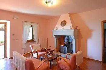 צ'יביטלה אין ואל די קיאנה Villa Crispinino